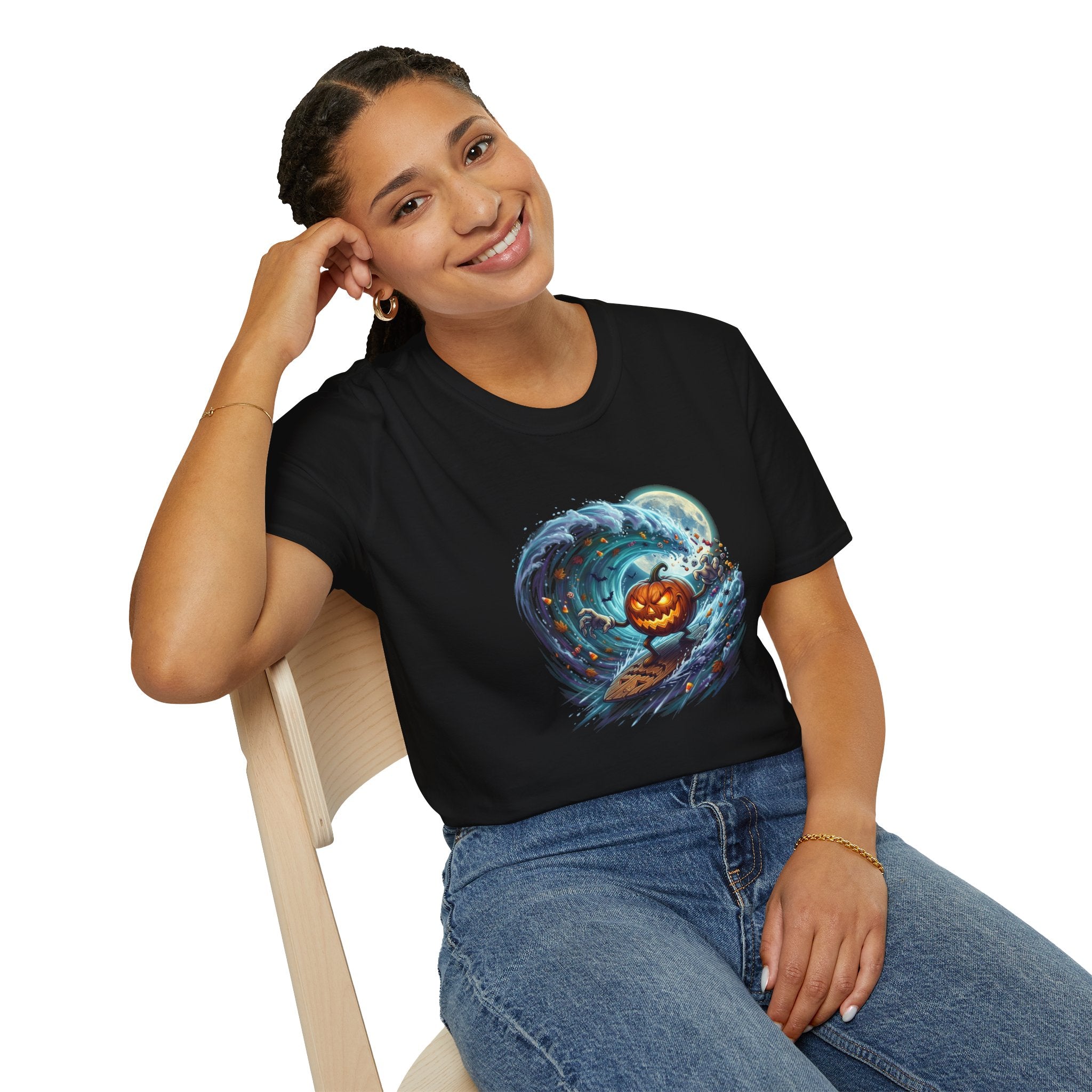 SURFING PUMPKIN Unisex Softstyle T-Shirt